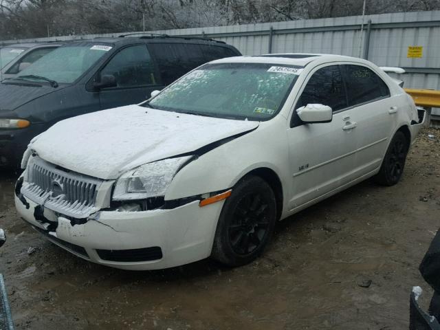 3MEHM07Z28R601030 - 2008 MERCURY MILAN WHITE photo 2