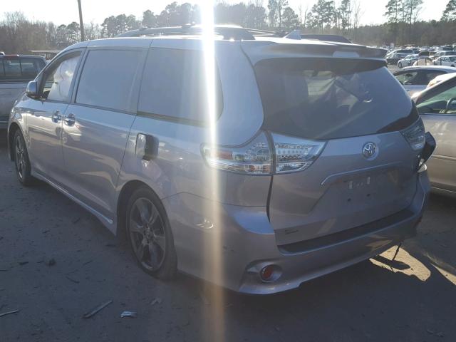 5TDXZ3DC0JS904004 - 2018 TOYOTA SIENNA SE BLUE photo 3