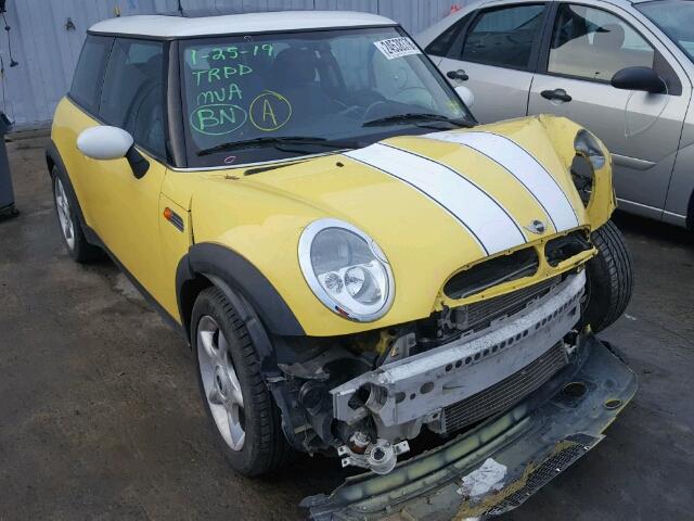 WMWRC33454TJ56471 - 2004 MINI COOPER YELLOW photo 1