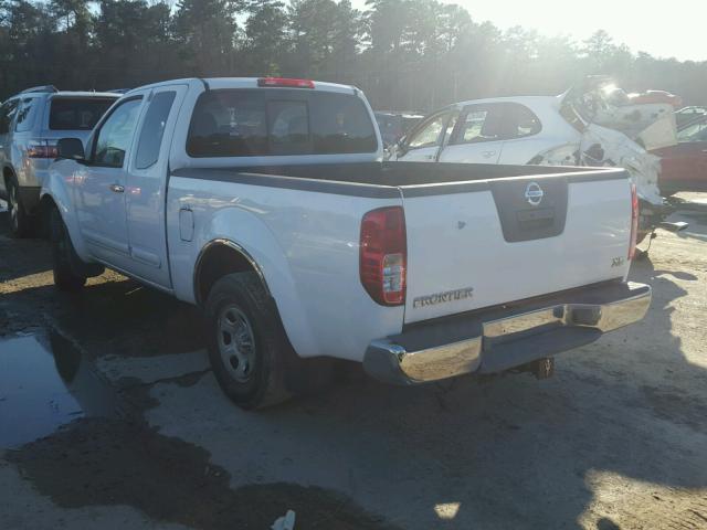 1N6BD06T57C404660 - 2007 NISSAN FRONTIER K WHITE photo 3