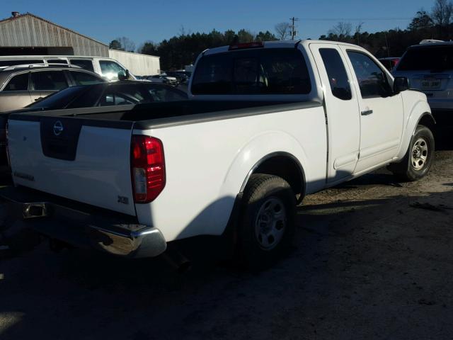 1N6BD06T57C404660 - 2007 NISSAN FRONTIER K WHITE photo 4