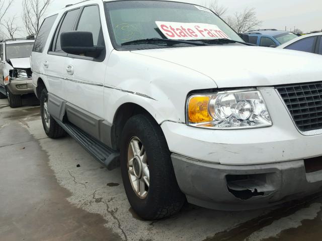 1FMRU15W03LA38065 - 2003 FORD EXPEDITION WHITE photo 9