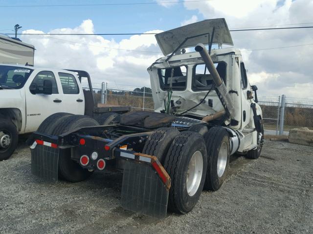 3AKJGED50GSHD8467 - 2016 FREIGHTLINER CASCADIA 1 WHITE photo 4