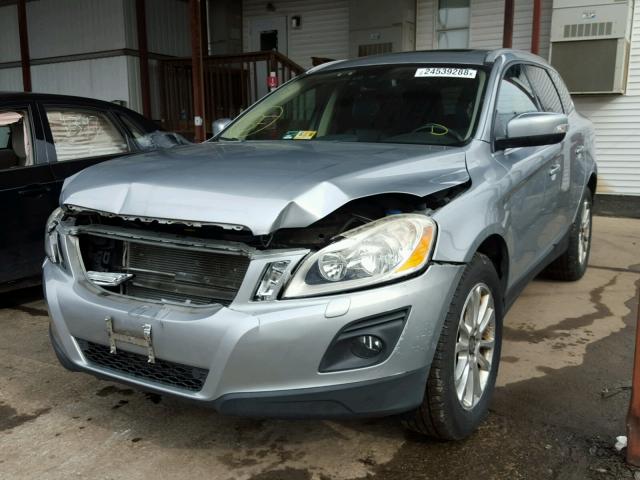 YV4992DZ2A2106812 - 2010 VOLVO XC60 T6 SILVER photo 2