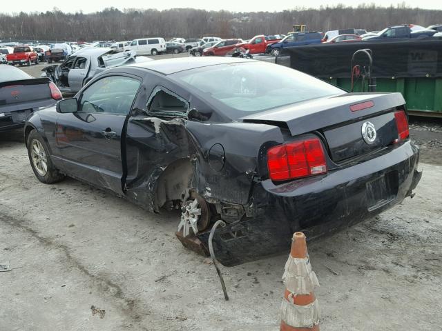 1ZVFT80N655201775 - 2005 FORD MUSTANG BLACK photo 3