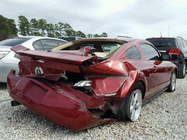 1ZVFT80N475284190 - 2007 FORD MUSTANG RED photo 4