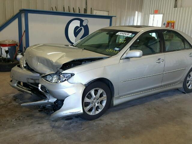 4T1BF32K55U593700 - 2005 TOYOTA CAMRY LE SILVER photo 9