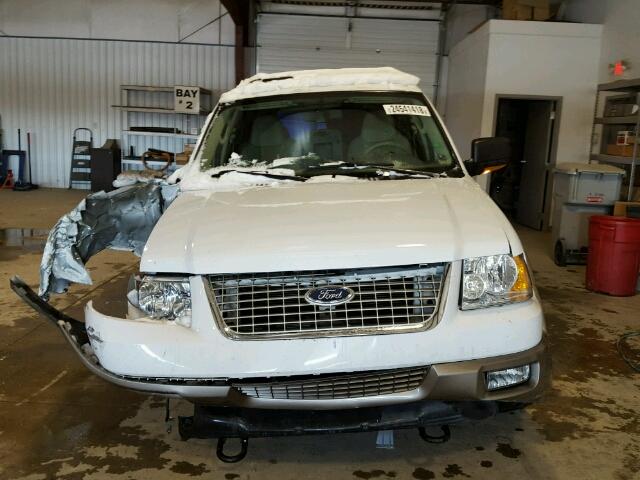 1FMFU18L44LB48221 - 2004 FORD EXPEDITION WHITE photo 9