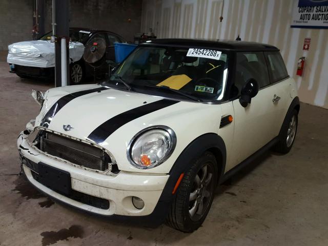 WMWMF33558TU68256 - 2008 MINI COOPER CREAM photo 2