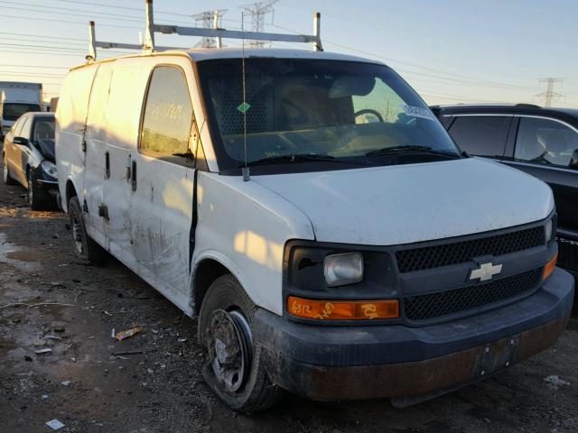 1GCGG25V571226744 - 2007 CHEVROLET EXPRESS G2 WHITE photo 1