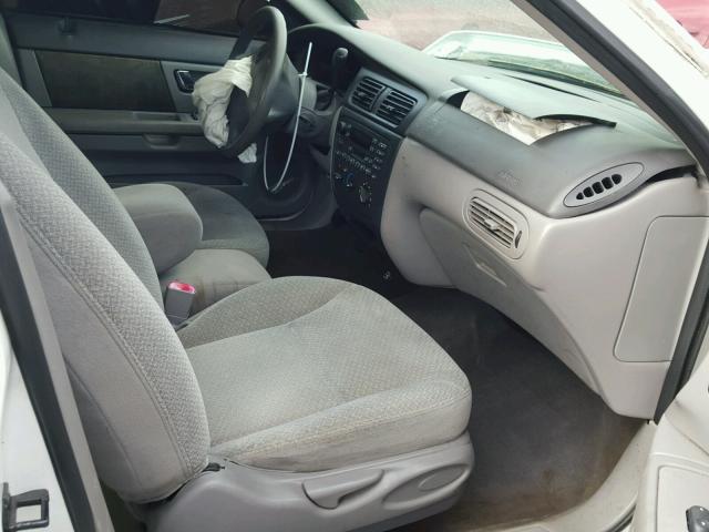 1FAFP52U72A153612 - 2002 FORD TAURUS LX WHITE photo 5