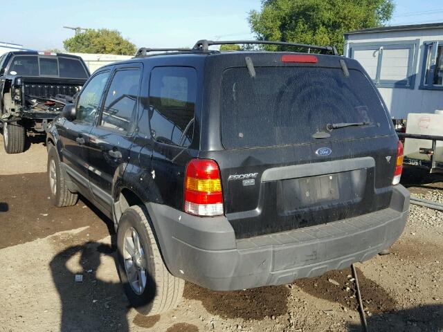 1FMYU03115KC92843 - 2005 FORD ESCAPE XLT BLACK photo 3