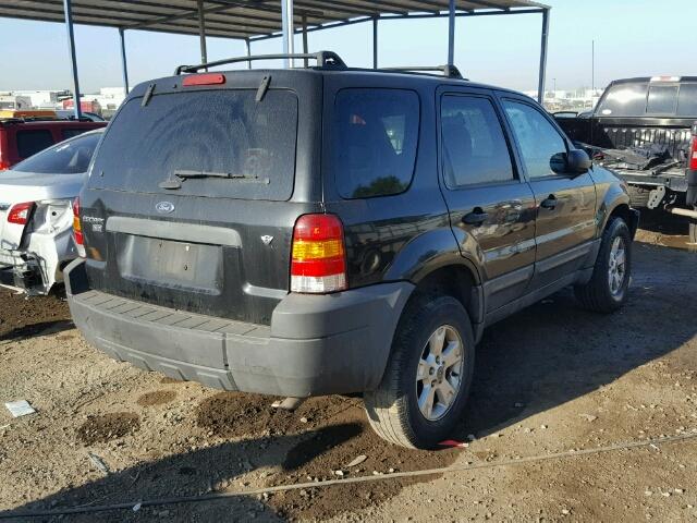 1FMYU03115KC92843 - 2005 FORD ESCAPE XLT BLACK photo 4