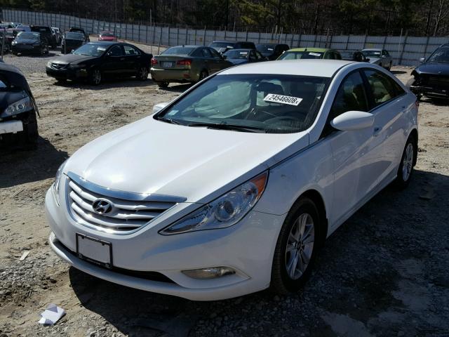 5NPEB4ACXDH761126 - 2013 HYUNDAI SONATA GLS WHITE photo 2