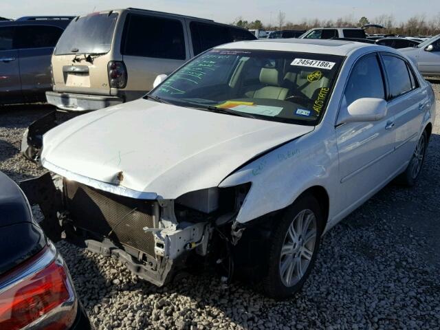 4T1BK36B28U323687 - 2008 TOYOTA AVALON XL WHITE photo 2