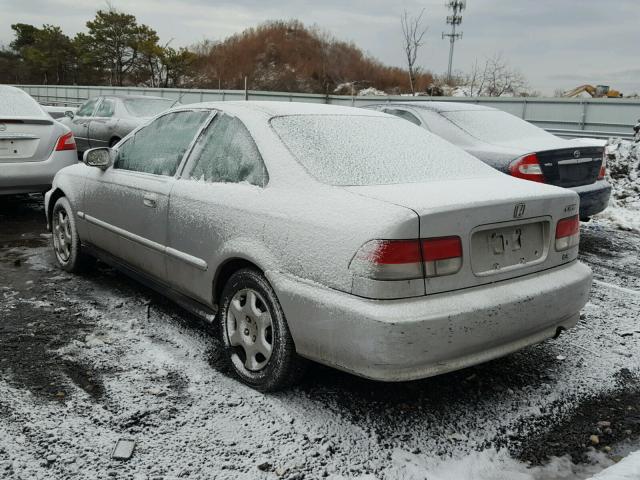 1HGEJ8143YL006549 - 2000 HONDA CIVIC EX SILVER photo 3