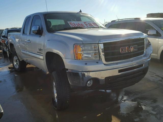 1GTSCVE04AZ246679 - 2010 GMC SIERRA C15 SILVER photo 1