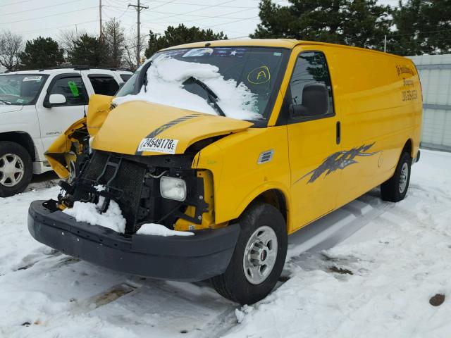 1GTW7GCA8B1902430 - 2011 GMC SAVANA G25 YELLOW photo 2