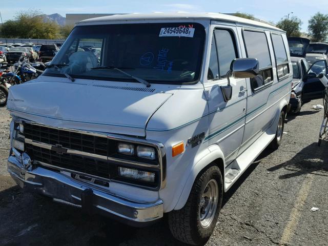 1GBEG25K4SF159373 - 1995 CHEVROLET G20 WHITE photo 2