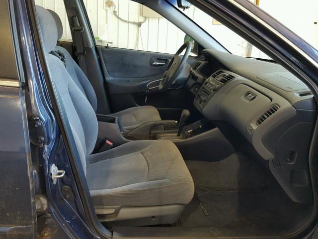 1HGCF86662A059350 - 2002 HONDA ACCORD VAL BLUE photo 5