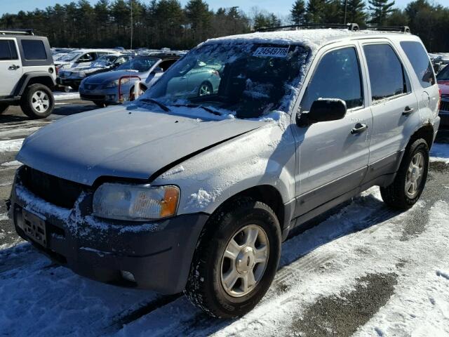 1FMYU03114KA71788 - 2004 FORD ESCAPE XLT SILVER photo 2