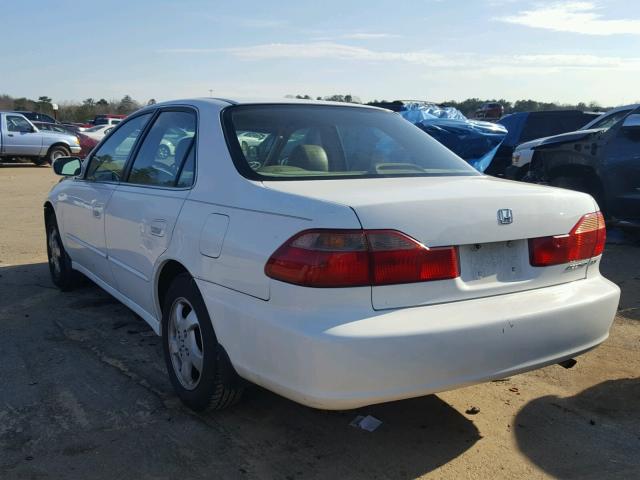 1HGCG5650WA114030 - 1998 HONDA ACCORD EX WHITE photo 3