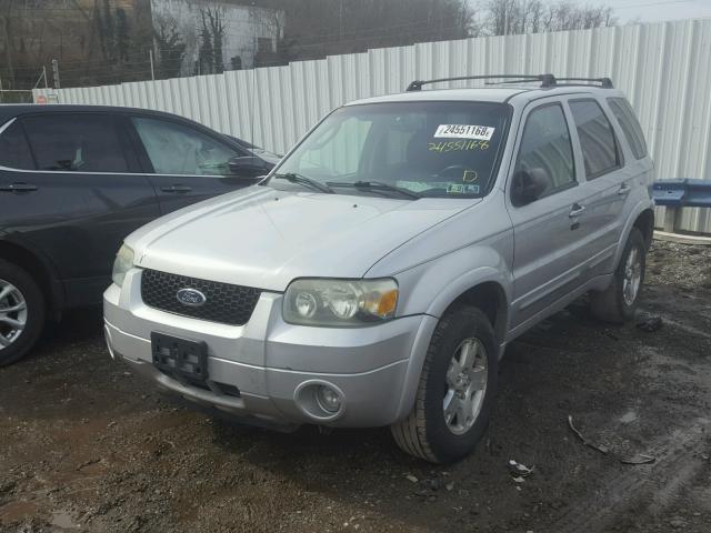 1FMYU94146KC82490 - 2006 FORD ESCAPE LIM SILVER photo 2