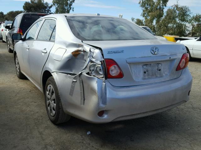 1NXBU4EE7AZ201666 - 2010 TOYOTA COROLLA BA SILVER photo 3