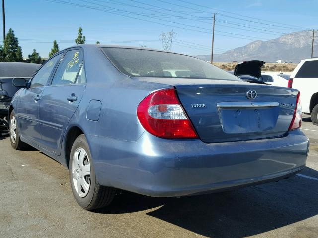 JTDBE32K930209610 - 2003 TOYOTA CAMRY LE BLUE photo 3