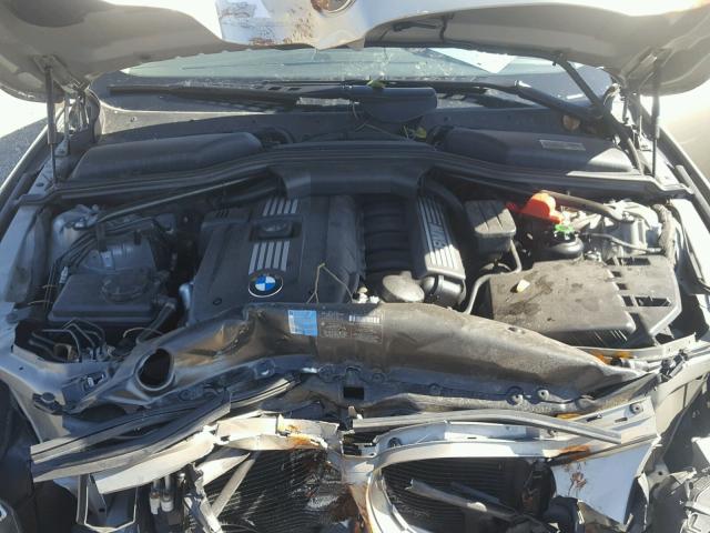 WBANV13598C150488 - 2008 BMW 528 XI SILVER photo 7