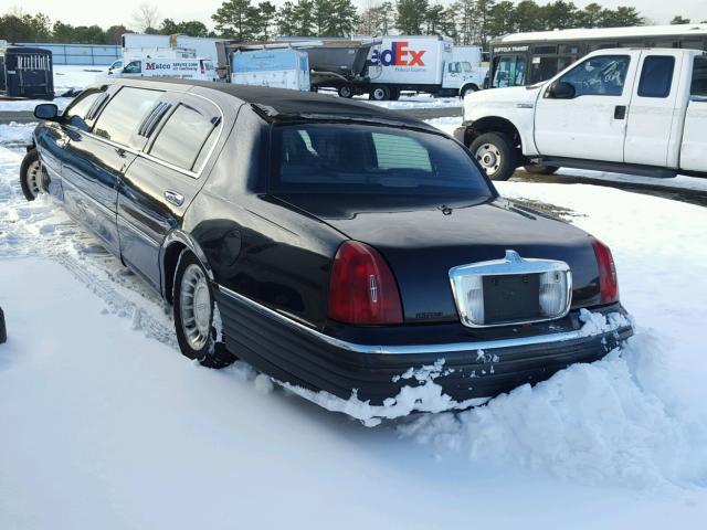 1L1FM81W9YY820040 - 2000 LINCOLN TOWN CAR E BLACK photo 3