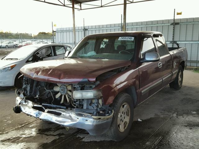 2GCEC19V211264618 - 2001 CHEVROLET SILVERADO MAROON photo 2