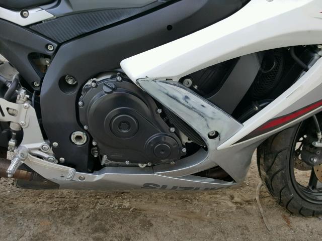 JS1GR7LA892103910 - 2009 SUZUKI GSX-R750 WHITE photo 7