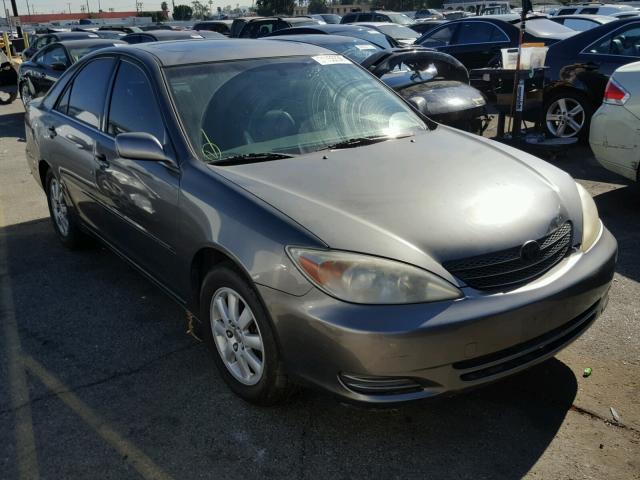 JTDBF30K020046327 - 2002 TOYOTA CAMRY LE GRAY photo 1