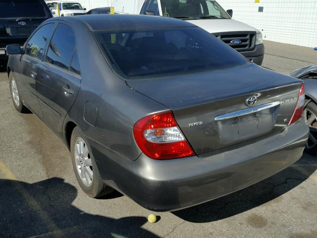 JTDBF30K020046327 - 2002 TOYOTA CAMRY LE GRAY photo 3