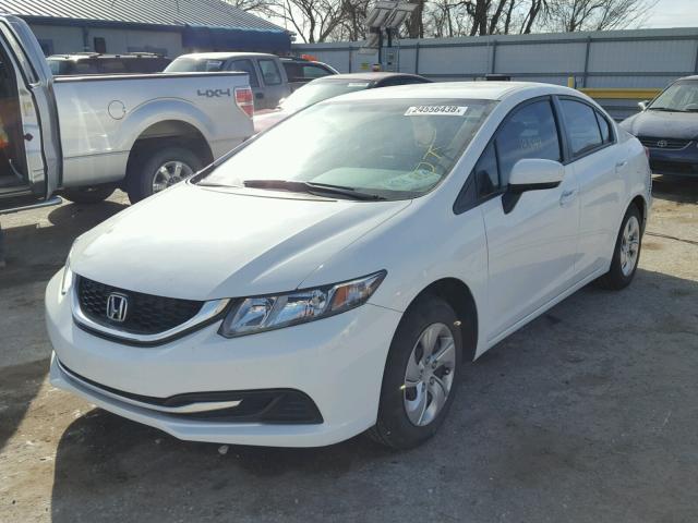 2HGFB2F53FH532254 - 2015 HONDA CIVIC LX WHITE photo 2