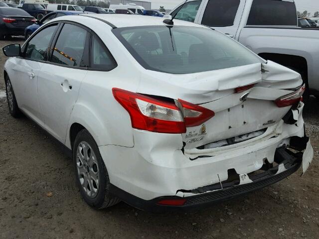 1FAHP3F23CL378721 - 2012 FORD FOCUS SE WHITE photo 3