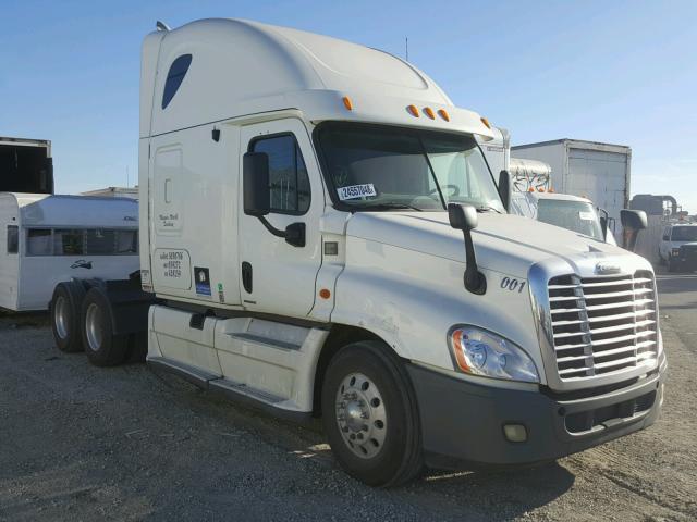 1FUJGLBG4CSBM1864 - 2012 FREIGHTLINER CASCADIA 1 WHITE photo 1