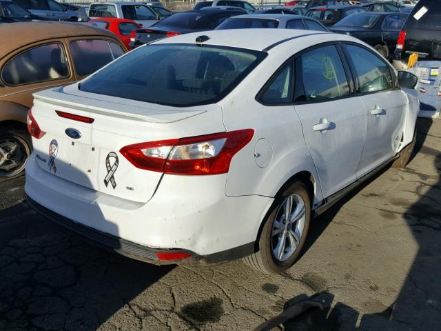 1FAHP3F26CL131242 - 2012 FORD FOCUS SE WHITE photo 4