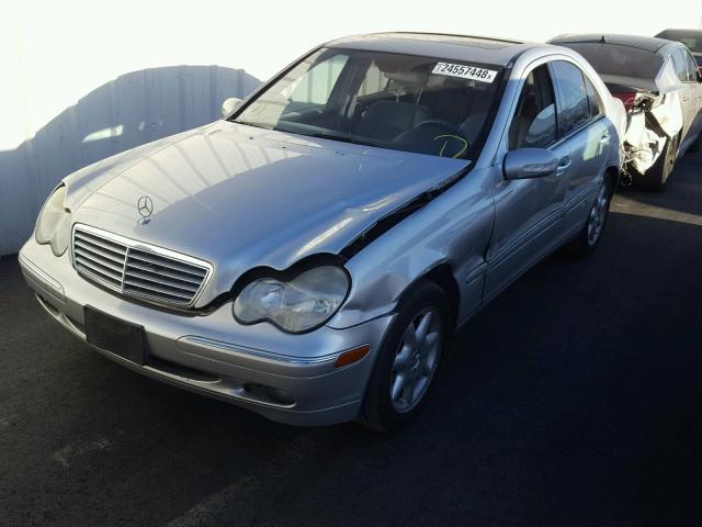 WDBRF61J02F225016 - 2002 MERCEDES-BENZ C 240 GRAY photo 2