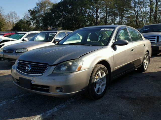 1N4AL11D05C279660 - 2005 NISSAN ALTIMA GOLD photo 2