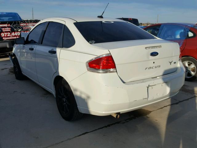 1FAHP35N99W110713 - 2009 FORD FOCUS SE WHITE photo 3