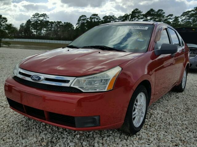 1FAHP35N79W226993 - 2009 FORD FOCUS SE RED photo 2