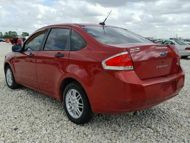 1FAHP35N79W226993 - 2009 FORD FOCUS SE RED photo 3