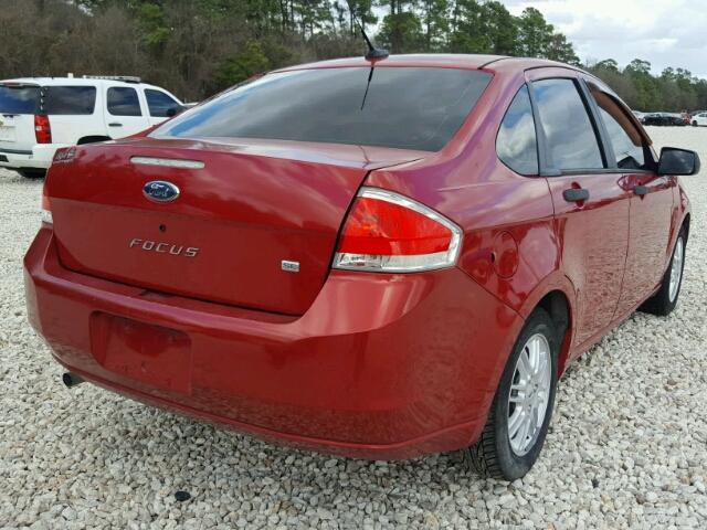 1FAHP35N79W226993 - 2009 FORD FOCUS SE RED photo 4