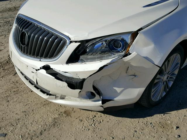 1G4PS5SK7D4157670 - 2013 BUICK VERANO WHITE photo 9