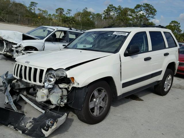 1J4HS48N85C561664 - 2005 JEEP GRAND CHER WHITE photo 2