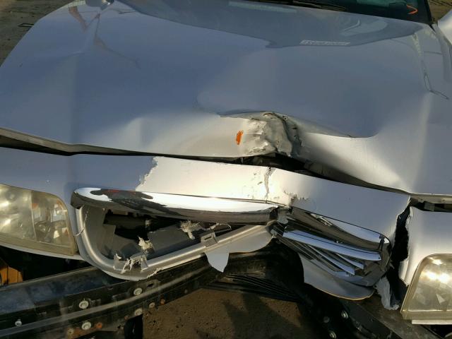 2FAHP74W43X151120 - 2003 FORD CROWN VICT SILVER photo 7