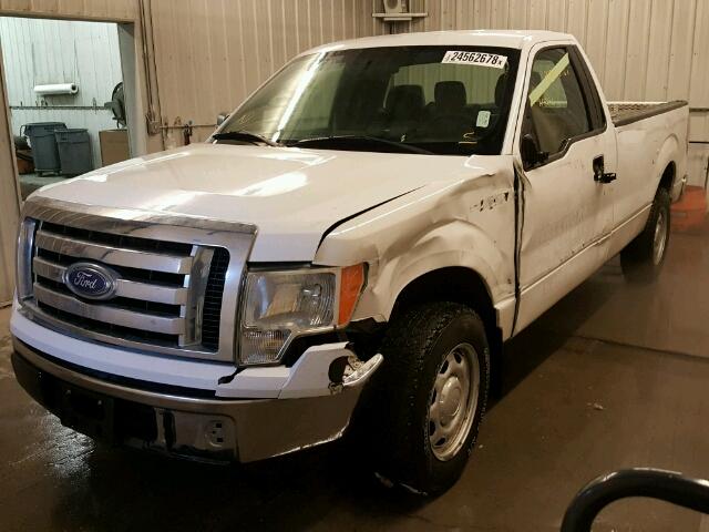 1FTNF1CF4BKD32766 - 2011 FORD F150 WHITE photo 2