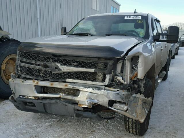 1GC4K1C85BF163214 - 2011 CHEVROLET SILVERADO SILVER photo 2